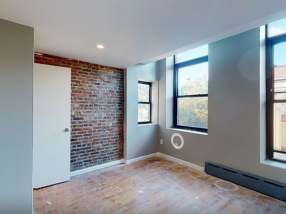 4th image of 27 Caroline St #1