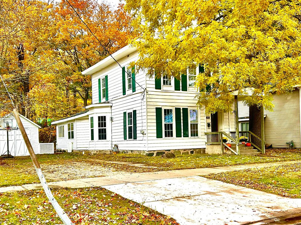 1st image of 215 Marion Ave