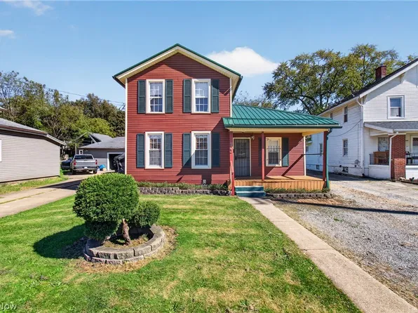 922 1st St NE, Massillon, OH 44646