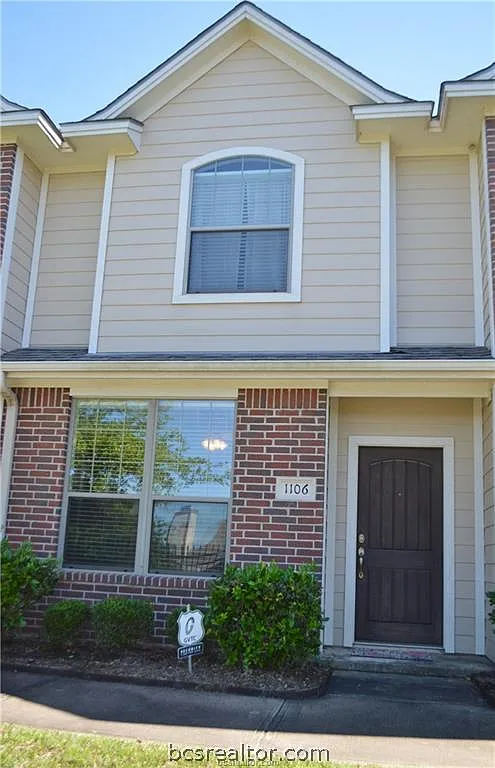 2 bed, 2.5 bath, 1133 sqft, $1,425 — Photo 1