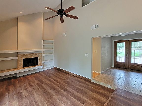 4th image of 7627 Rockpoint Dr