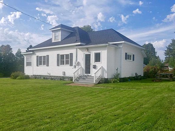 2nd image of 136 Poplar St