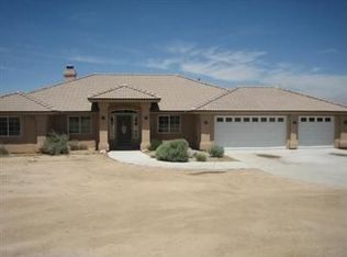 8925 Schlitz Rd, Phelan, CA 92371