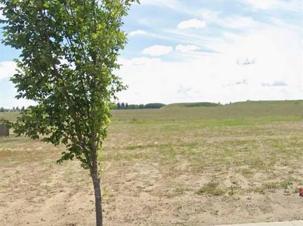 7106 38th Ave, Camrose, AB T4V 5A9