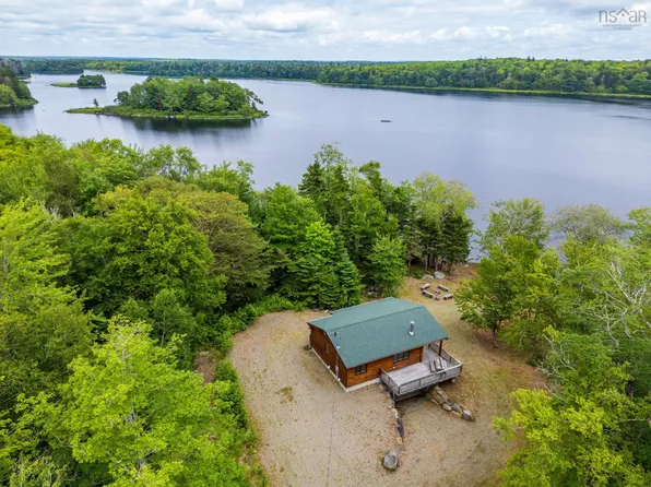 205 Wentworth Dr, Clare, NS B0W 3T0