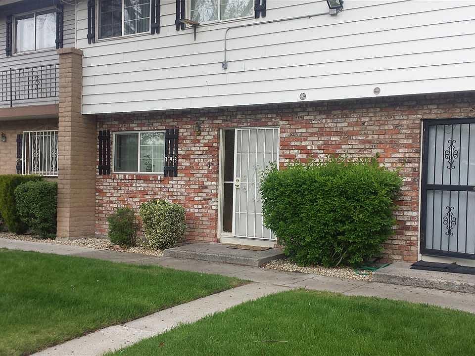 2nd image of 393 Smithridge Park