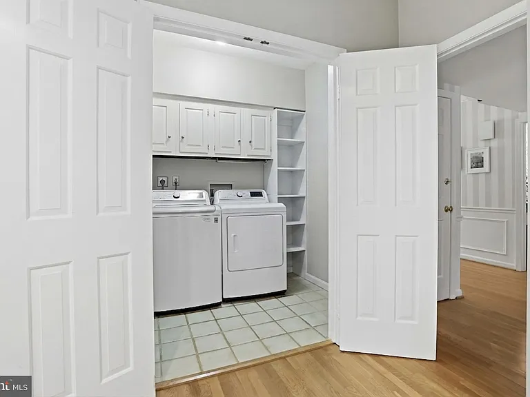 7715 Crossover Dr — Photo 34