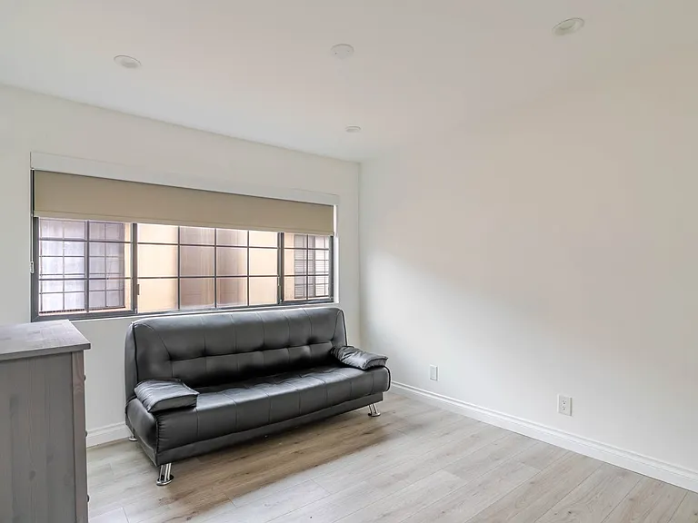 5820 Yolanda Ave #5 — Photo 16