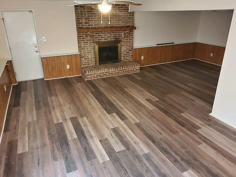 7402 Brigmore Dr — Photo 24