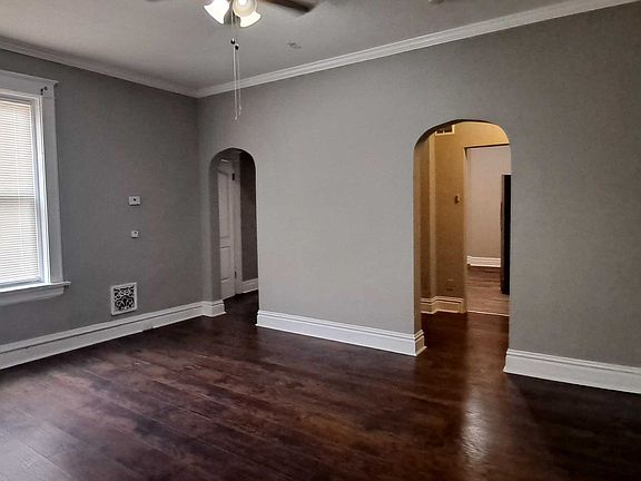 3rd image of 2900-2902 S Compton Ave #2900A