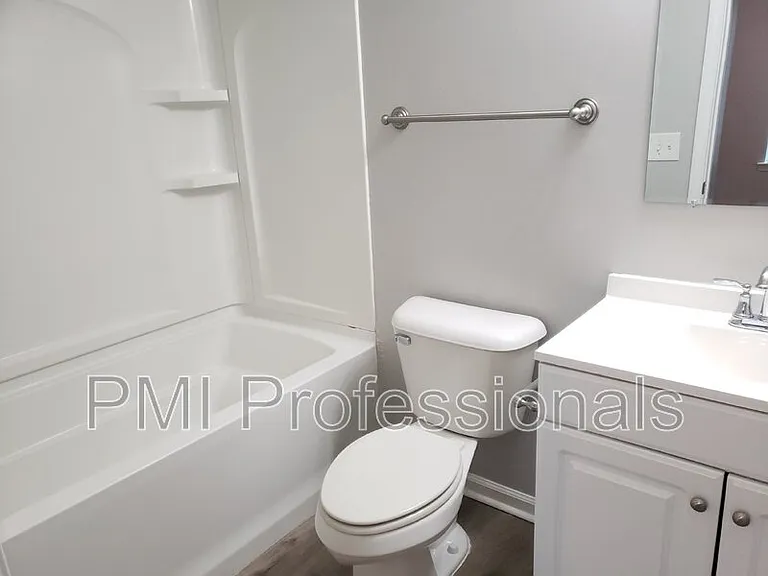 632 East St #A — Photo 5