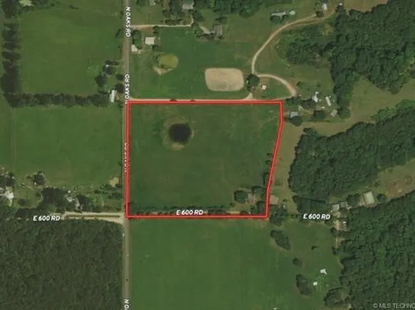 1970 N Oaks Rd, Tahlequah, OK 74464