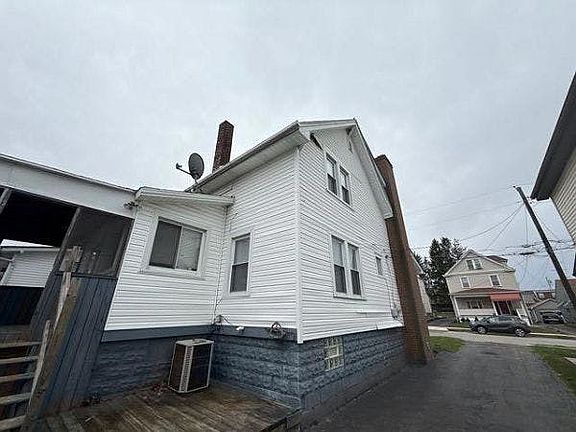 4th image of 924 Warren Ave