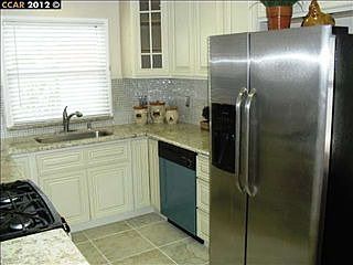 4th image of 22791 Bayview Ave