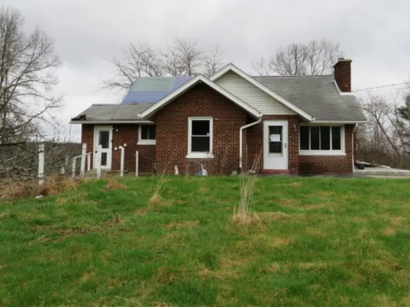 1878 Bakerstown Rd, Tarentum, PA 15084