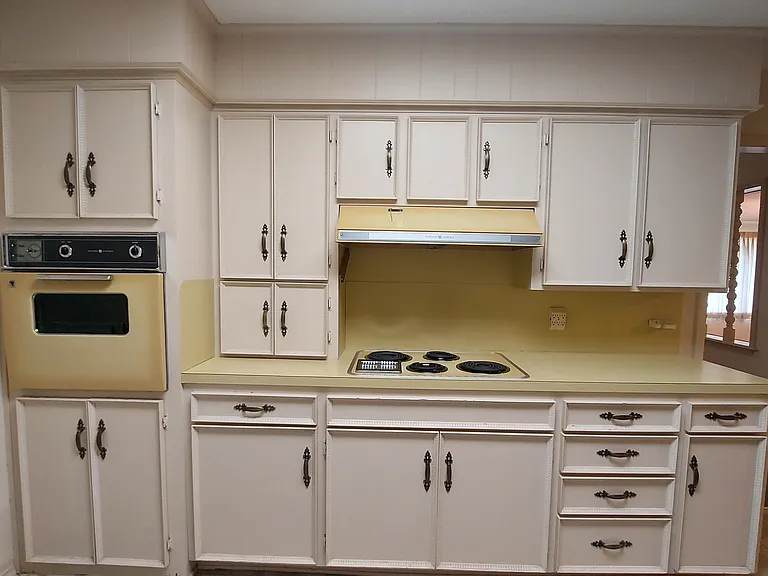 151 Riverside Dr — Photo 7