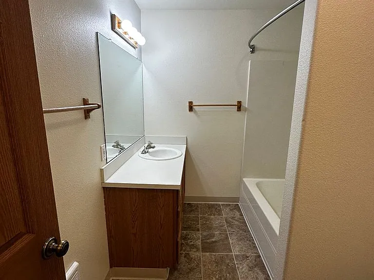 3113 NE Flintlock Pl — Photo 21