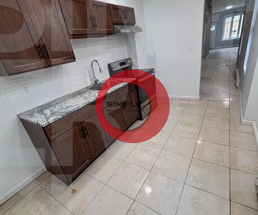 113 W Elm St