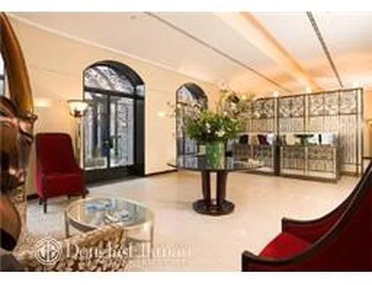 Sold by Douglas Elliman | media 15