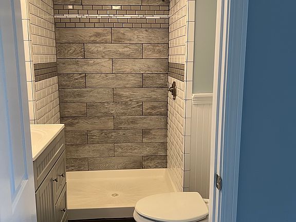 4th image of 25 Kenmore St