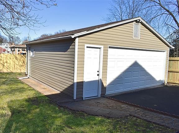 5th image of 311 W Felton Ave