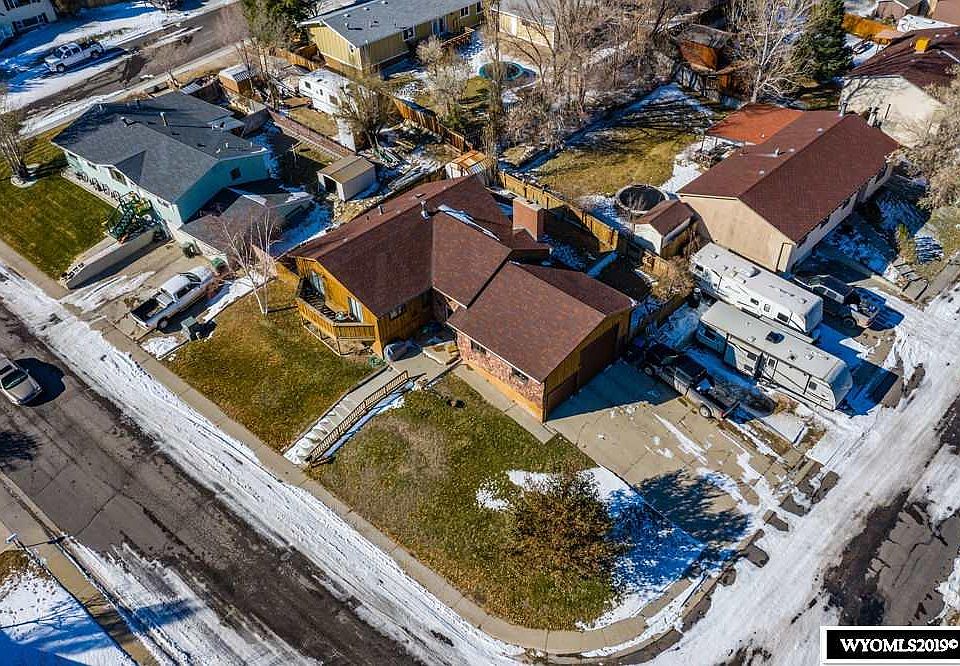 1st image of 515 Knotty Pine St