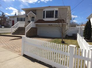 61 Bamberger Ln, Staten Island, NY 10312