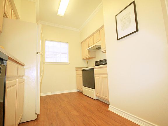 4th image of 2907 Swisher St #223
