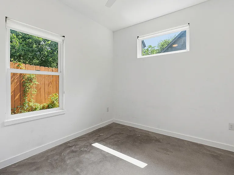 1707 Deloney St #2 — Photo 22