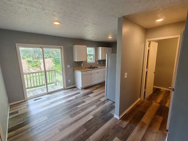 405 Homestead St — Photo 7