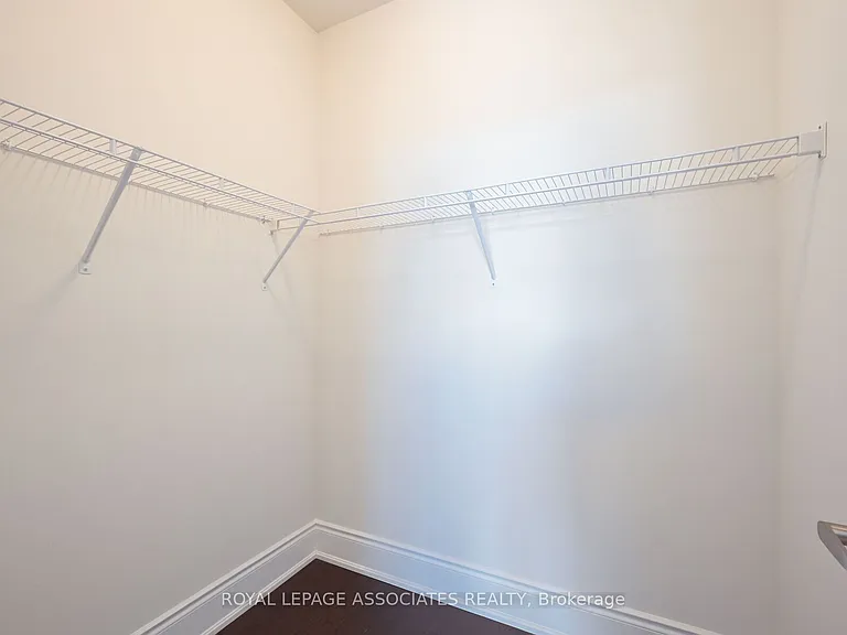 55 Raspberry Ridge Ave — Photo 38