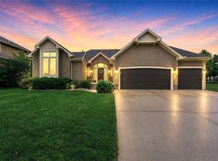 11260 S Whitehall St, Olathe, KS 66061