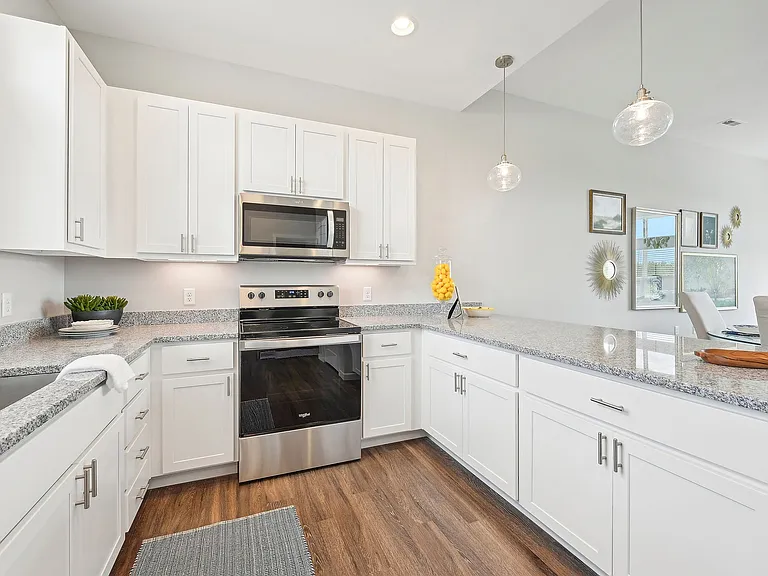 1 Bedroom | Kitchen