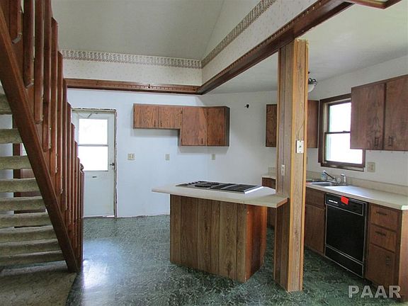 3rd image of 120 E Jefferson St