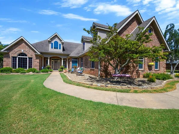 803 Oak Brook Dr, Idabel, OK 74745