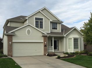 18624 Leavenworth St, Elkhorn, NE 68022