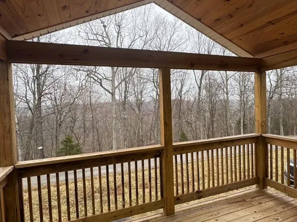 300 Fernwood Ln, Leitchfield, KY 42754