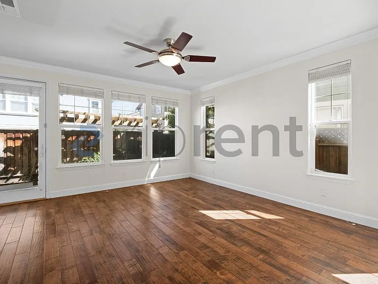 139 N Lafayette St — Photo 11