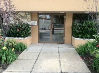 1300 S Barrington Ave APT 01, Los Angeles, CA 90025