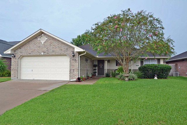 1st image of 113 Portsmouth Cir
