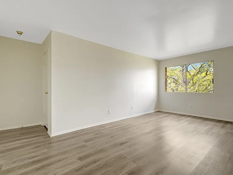 2904 Kings Chapel Rd — Photo 9