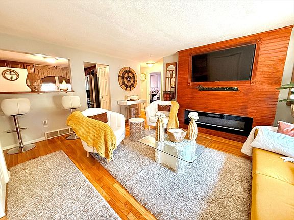 5th image of 12 Reservoir Dr #2