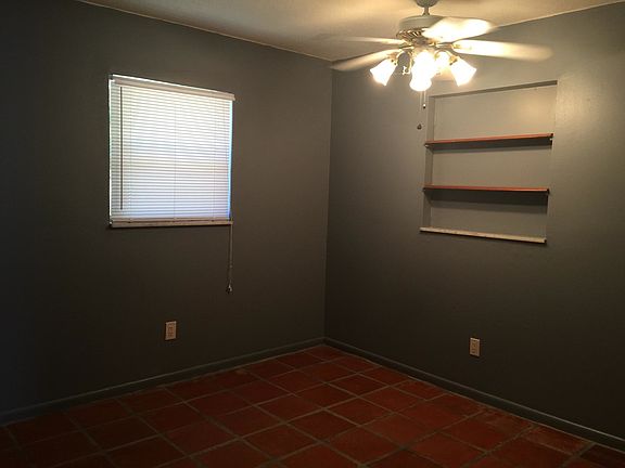 2nd image of 84 El Mar Dr