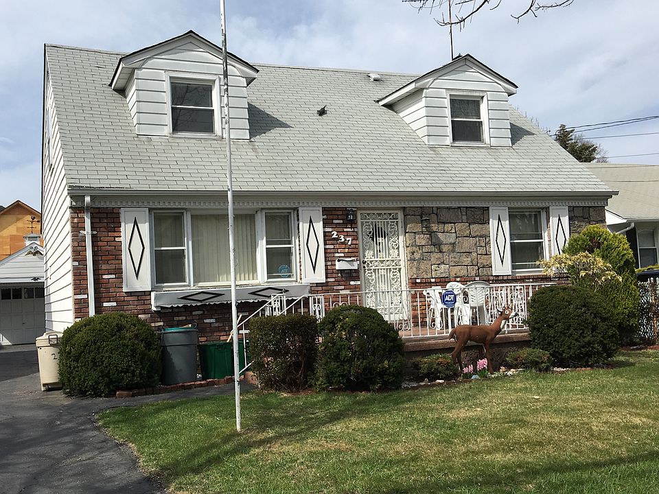 1st image of 237 Roslyn Ave