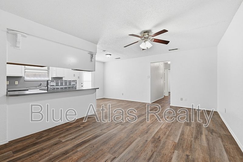 1st image of 222 Meador Ln