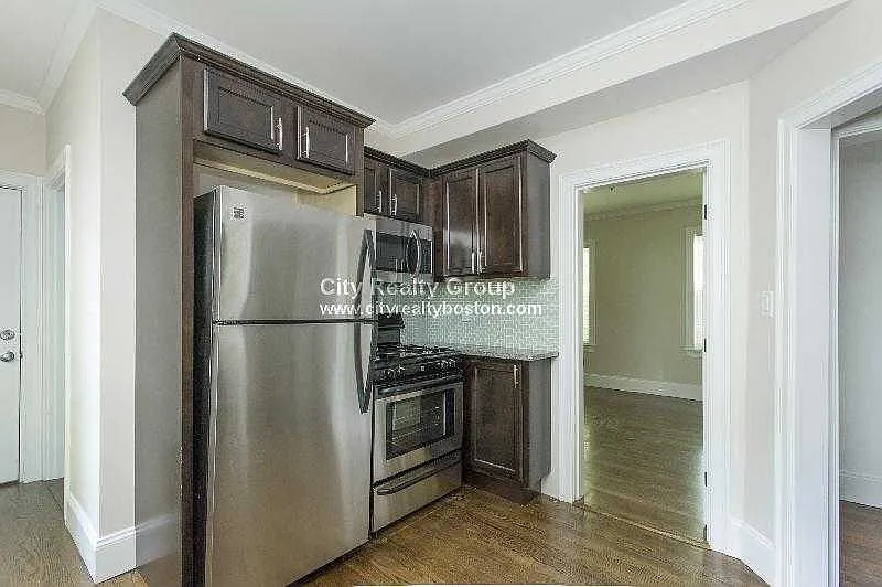 2 bed, $2,950 — Photo 4