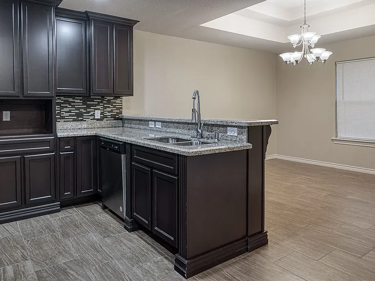 311 Javier Dr — Photo 5