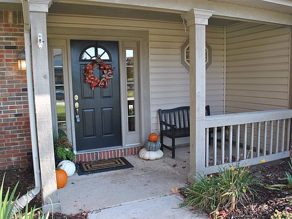 3rd image of 1417 Stoneripple Cir