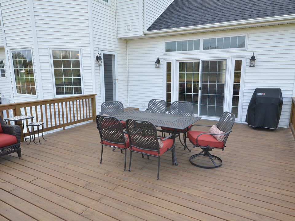 2nd image of 8477 Woodridge Dr