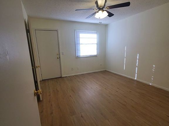 3rd image of 5700 Canyon Dr APT 23